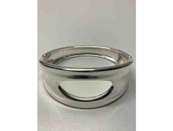 Unusual design Metallic bangle bracelet (JP)