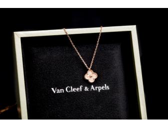 VAN CLEEF & ARPELS Vintage Alhambra Pendant