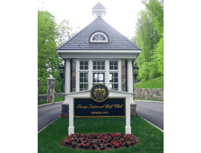 A Round of Golf at Deepdale Golf Club with RICHARD KIND