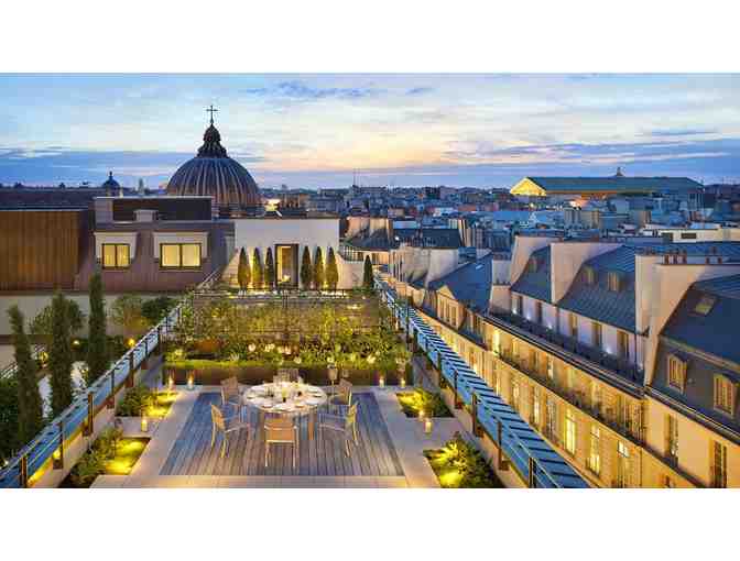 2 Night Stay in a Deluxe Room with Breakfast at the MANDARIN ORIENTAL in PARIS