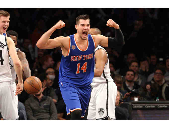 New York Knicks- Willy Hernangomez Autographed Basketball