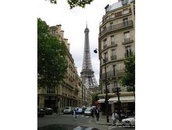 Explore Paris with Context Travel and Best Friend in Paris