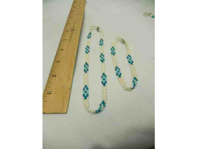 Very delicate vintage beaded necklace & bracelet