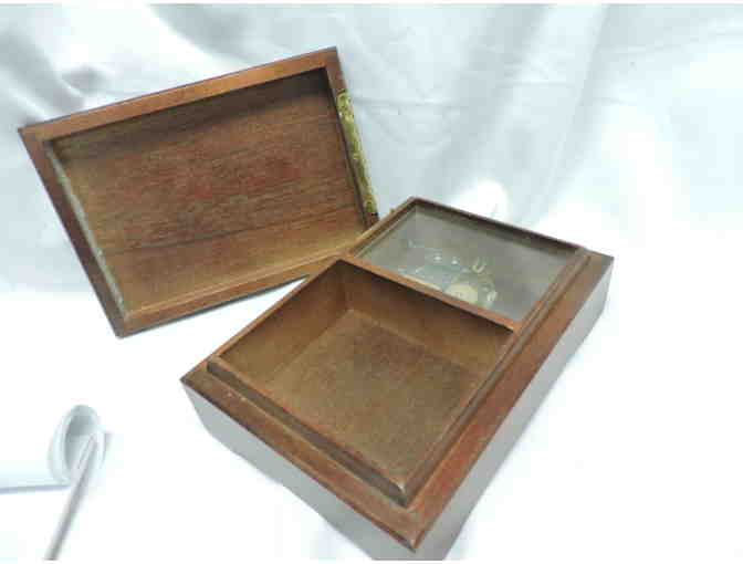 1989 Leslie Anne Ivory wood box Music Box