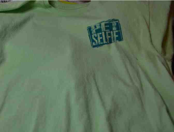 Pet Selfie T-Shirt Size Large - Photo 2