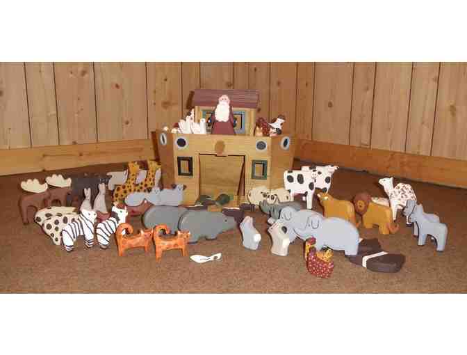 RARE Gen-yoo-wine wood Boyd's Noah's Ark with 28 pair (56 pieces) of animals