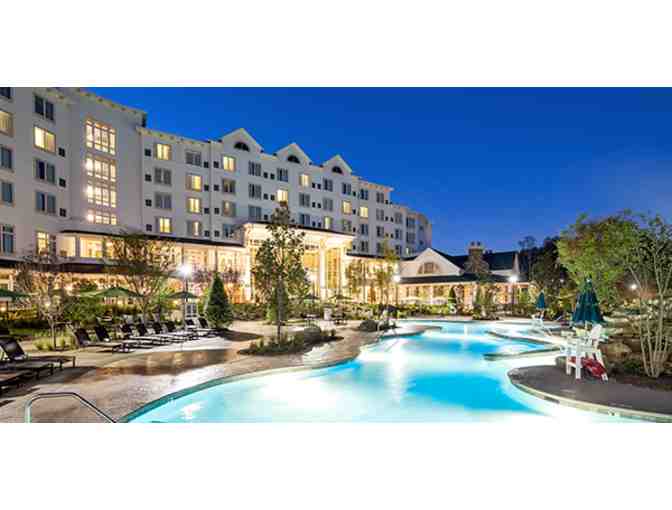 I Dream of Dollywood Vacation Package