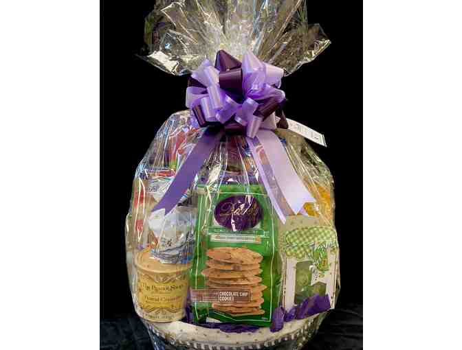 Gourmet Gift Basket from Dave's Marketplace (I)