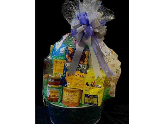 Gourmet Gift Basket from Dave's Marketplace (II)