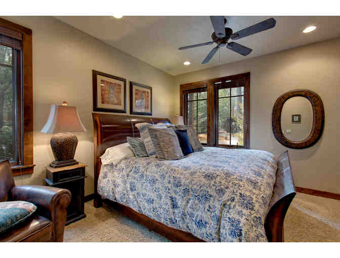 Fabulous 2-story Lakeview Tahoe Vacation Home - 1 week 10/15 - 4/16