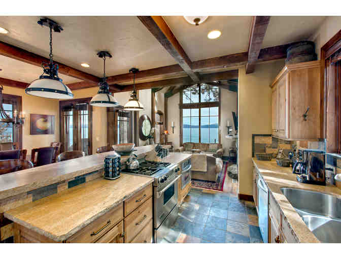 Fabulous 2-story Lakeview Tahoe Vacation Home - 1 week 10/15 - 4/16