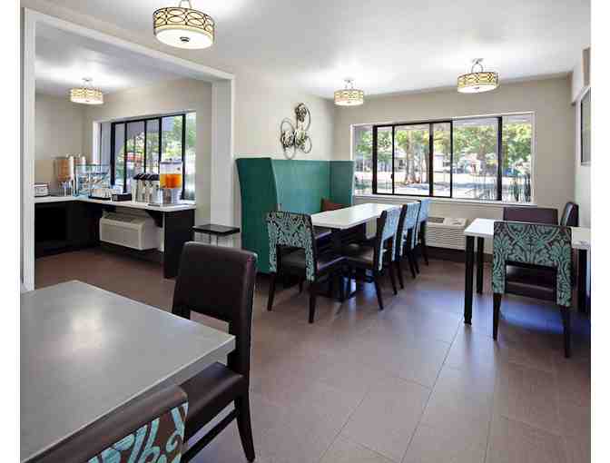 Mountain View, CA - Hotel Vue - One night stay with hot breakfast