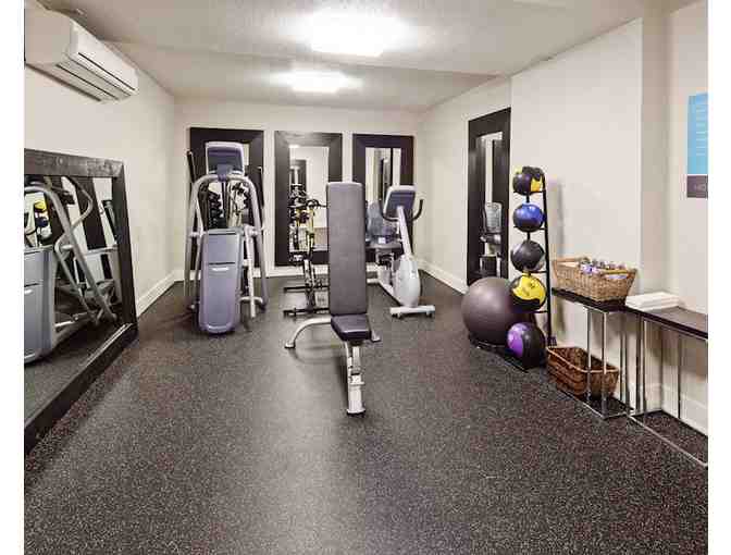 Mountain View, CA - Hotel Vue - One night stay with hot breakfast