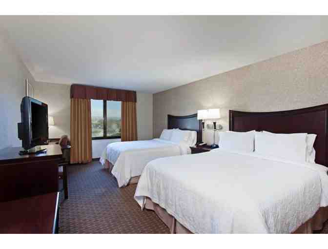 Alameda, CA - Hampton Inn & Suites Oakland Airport-Alameda - 1 night stay w/ breakfast