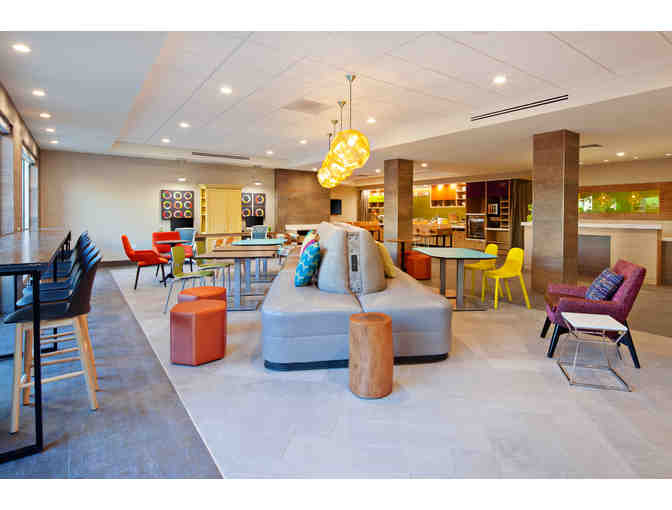Alameda, CA - Home2 Suites by Hilton Alameda Oakland Airport - 1 night with breakfast