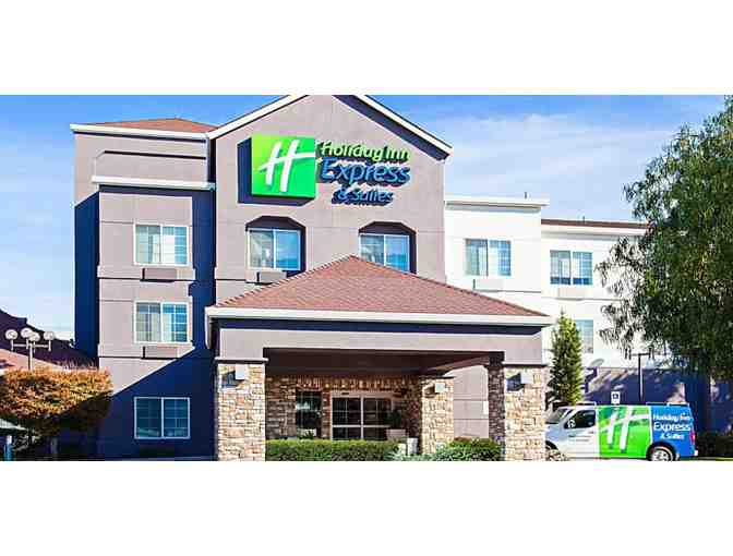 Oakland, CA - Holiday Inn Express Oakland Airport - One night stay with breakfast - Photo 5