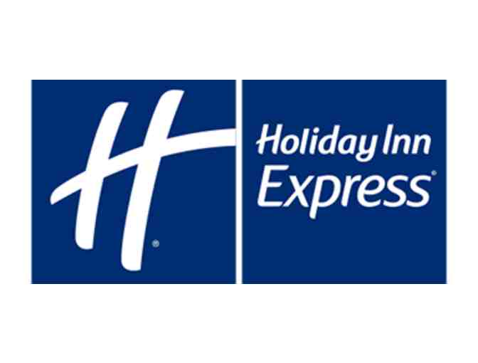 Oakland, CA - Holiday Inn Express Oakland Airport - One night stay with breakfast