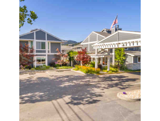Calistoga, CA - Up Valley Inn & Hot Springs - One night stay with bottle of wine