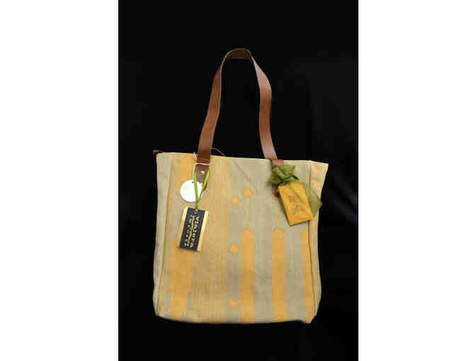 Viajera Tote Bag & $10 Roe Wolfe Gift Card