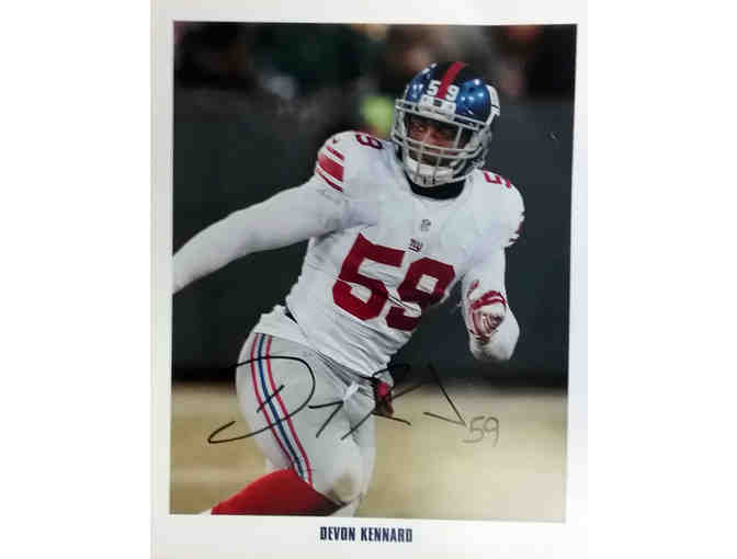 An autographed photo of New York Giants Linebacker Devon Kennard #59