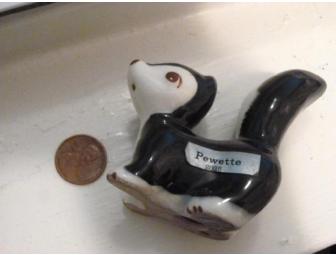 Pewette the skunk vintage collectible ceramic figurine by Robert Simmons