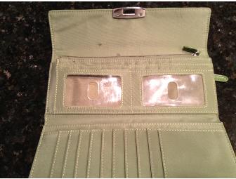 leather wallet/clutch in peridot green