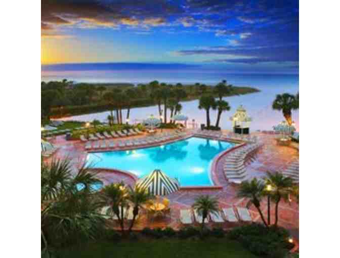 Sheraton Sand Key Resort for 2 night with Dinner for 2
