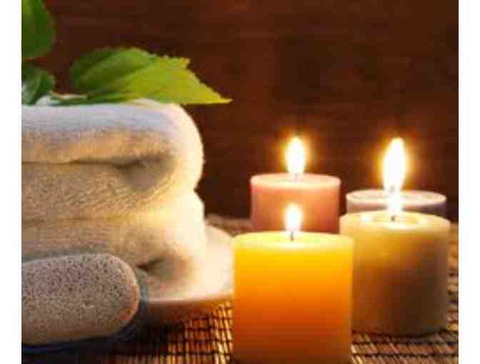 30 minute Couple's Aromatherapy Massage with Dawn Gomez