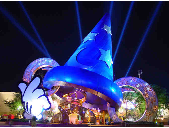 Orlando Get-a-way! 2 Nights at Renaissance Orlando-Seaworld & 4 Disney Park Hopper Passes