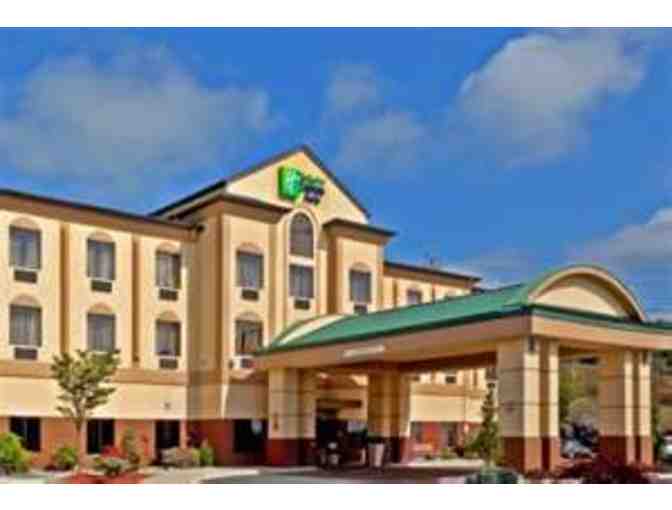 One Night Stay at The Holiday Inn Exp. in Newton PLUS Lunch Or Dinner for 2 at Applebee's