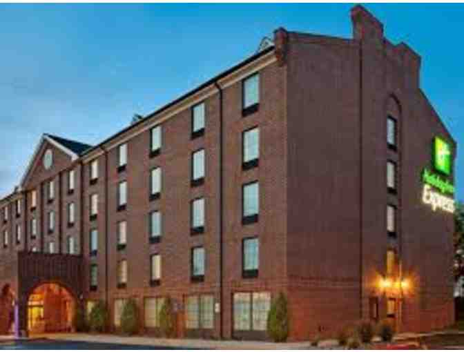 1 Night Stay at The Holiday Inn Express Harrisburg/Hershey & 2 Hershey Park Tickets - Photo 1