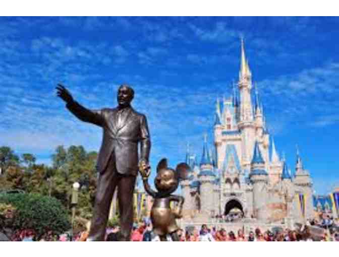 4 One Day Disney World Park Hopper Passes