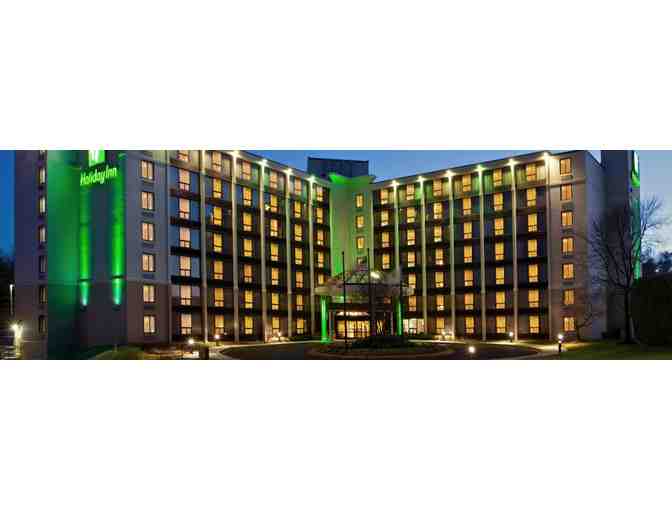 1 Night Deluxe Stay for 2 with Breakfast- Holiday Inn Greenbelt, MD (DC Area)