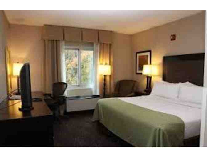 1 Night Stay at The Holiday Inn Budd Lake with Breakfast Buffet for 2 - Photo 2