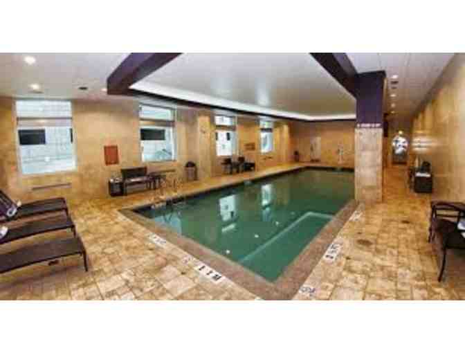 1 Night Stay with breakfast for 2 at the Harrisburg Hilton and 2 Hershey Park Tickets - Photo 5