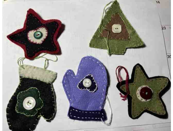 5 Retro Felt Ornaments *Handmade in Starksboro, VT *Green, Purple, Black - Photo 1
