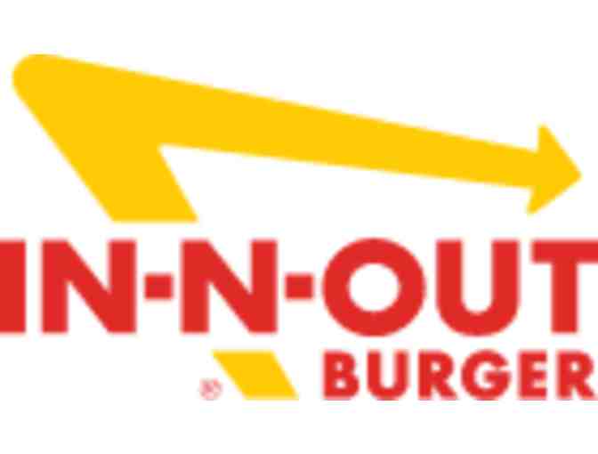 $25 Gift Card &amp; Blanket Bundle - In n Out - Photo 2