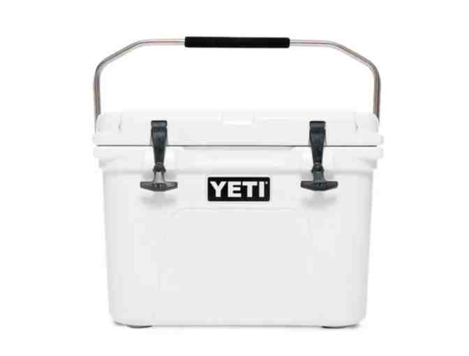A Yeti Roadie Cooler - Photo 1