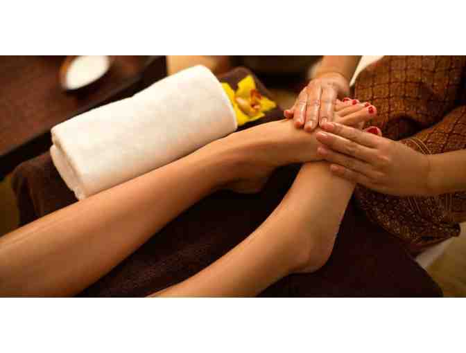 An Hour Massage with Lynn Favreau - Photo 1