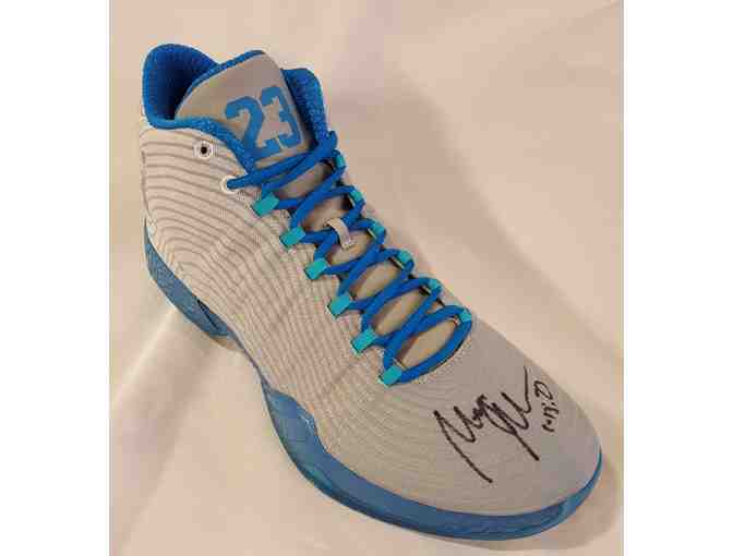 Maya Moore Autographed Shoe (Right Side)