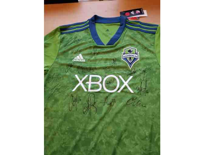 Team Signed 2018 Seattle Sounders Jersey