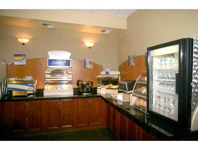 Holiday Inn Express & Suites Everett - Shopping Package