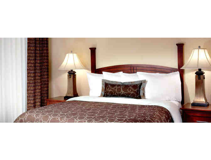 Staybridge Suites Seattle- North - Everett  & Golf at Harbour Pointe