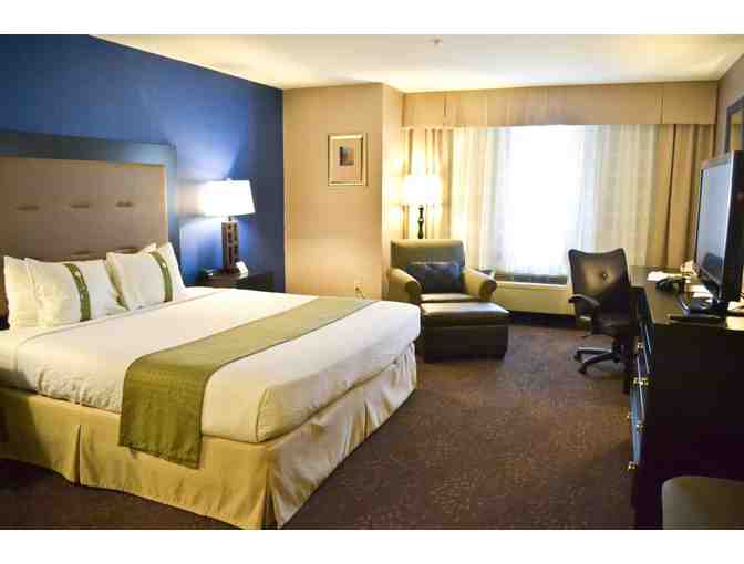 Overnight stay and parking-Just  blocks from Seattle Center