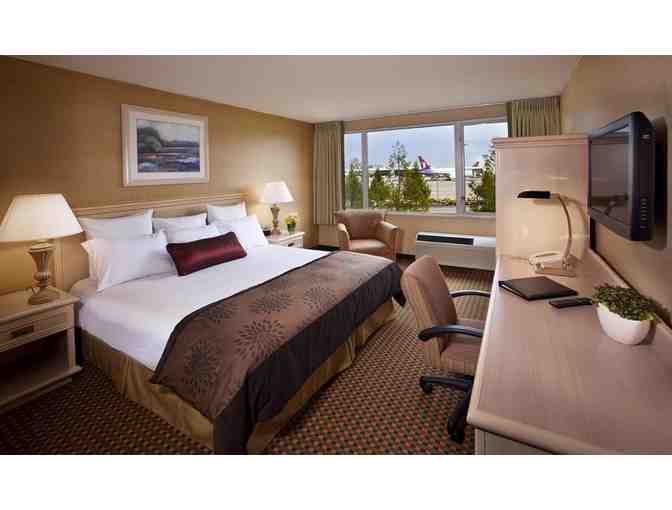 Coast Gateway Hotel-Stay, Park and Jet-pkg #2