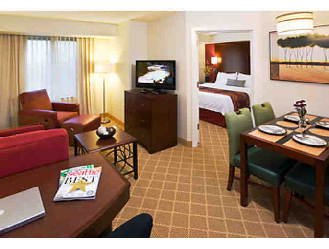Residence Inn Seattle Bellevue/Downtown - Shopping Weekend!