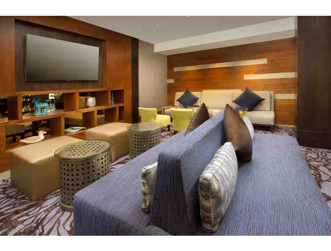 Stay in style near SeaTac Airport