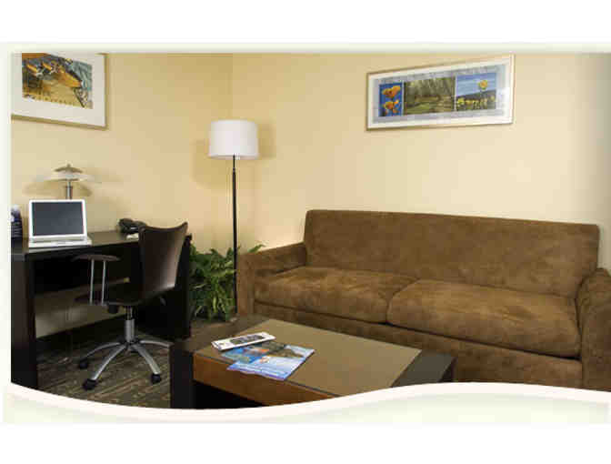 BEST WESTERN PLUS Navigator Inn & Suites - The Aviation Fan Package