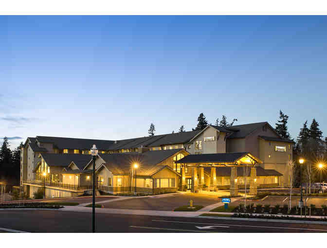 Harbour Pointe Golf Getaway - Staybridge Suites Hotel