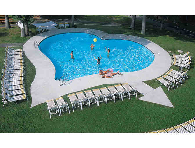 Romantic 3-Day/ 2-Night Pocono Mountains Getaway for Two